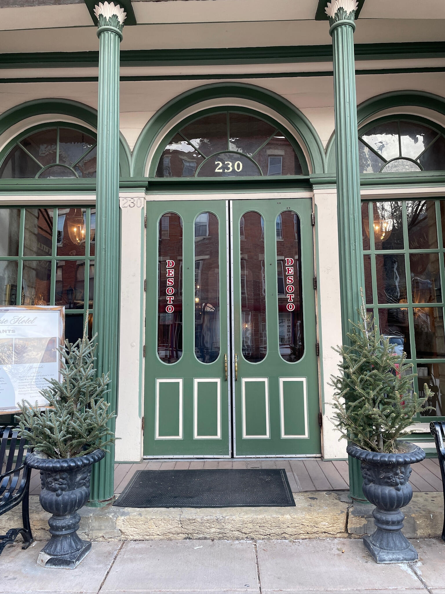 desoto-house-storefront-galena-illinois
